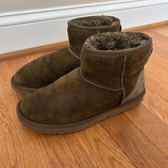 Ugg Classic Mini Winter Ankle Boot Khaki Green Women’s Size 8 - Picture 1 of 5